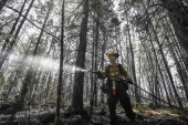 Vatra ugasila još jedan život: Vatrogasac poginuo u gašenju požara u Kanadi