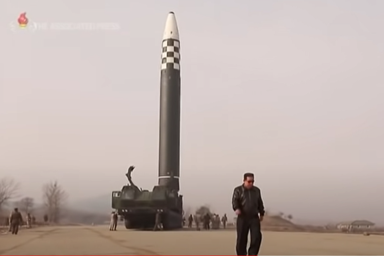 Kim opet zatresao Aziju: Lansirana balistička raketa