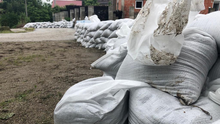 Samo sloga Čačane spašava: Pobesnele reke vratili u svoja korita, a sada se mirnije i spava (VIDEO)