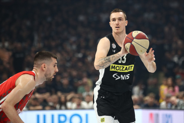 Partizan ide u Pionir po titulu! Zvezda nije izdržala u paklu Arene, Valjak nadomak jadranskog trona!