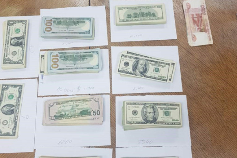 Nemački i turski državljani uhapšeni na Kelebiji zbog sumnje na pranje novca: Pregledom auta pronađeni američki dolari, evri, funte, marke