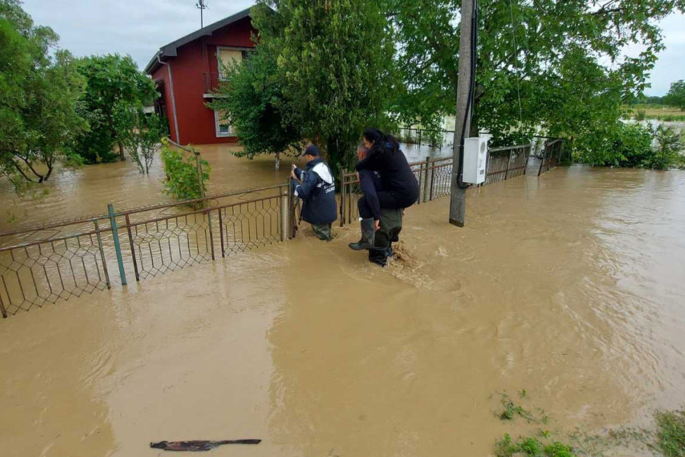 U poplavama oštećeno 19 zdravstvenih ustanova, šteta preko 50 miliona dinara!