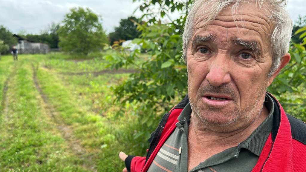 Selom zavladala panika: Rušenjem mosta u Mrčajevcima oštećene su gasne cevi - meštani u strahu za svoju bezbednost (FOTO/VIDEO)