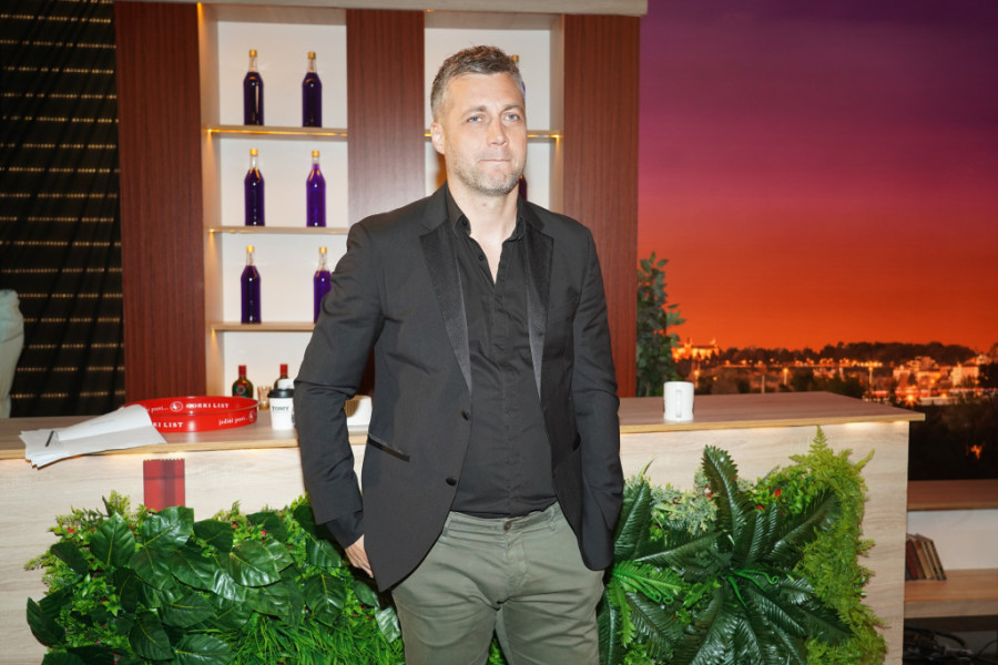 Bojan Vasković otkrio kako rešava konflikte sa suprugom, u kom ritualu sa decom uživa, pa bio misteriozan: O tome ću vam uskoro nešto reći