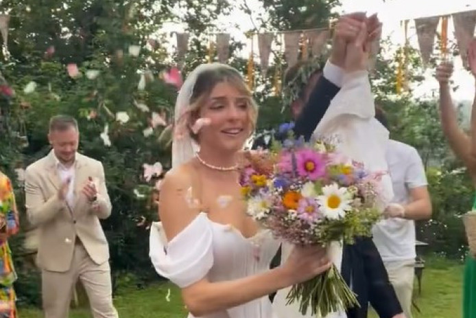 Anđela Jovanović imala dve venčanice: Ćerka Gagija Jovanovića i Branke Pujić zaigrala trbušni ples na svojoj svadbi! (FOTO)