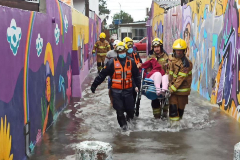 Jug Brazila paralisalo nevreme! Snimci spašavanja prikazuju sav užas nepogoda: Ima poginulih i nestalih