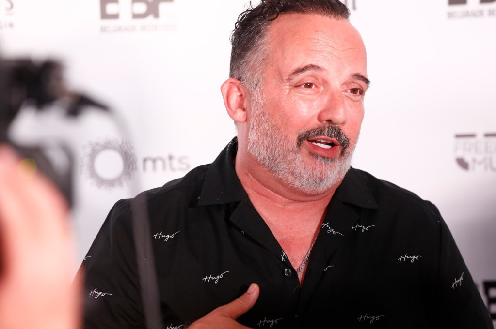 "Razmenjeni smo kao ratni zarobljenici": Toni Cetinski se prisetio filmske scene kada je priveden na aerodromu u Sarajevu