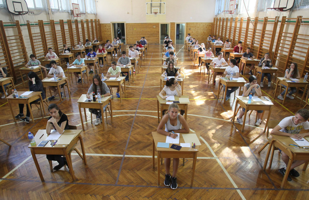 Stručnjaci savetuju šta raditi pred malu maturu: Tremu možete savladati lako, trebaju vam dve stvari i jedna vežba