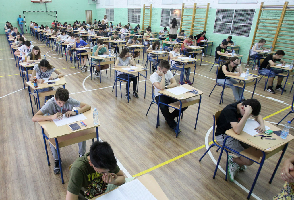 Maturske žurke vise o koncu, čeka se rasplet: Organizatori traže 50 evra po detetu, a još ništa nije sigurno!