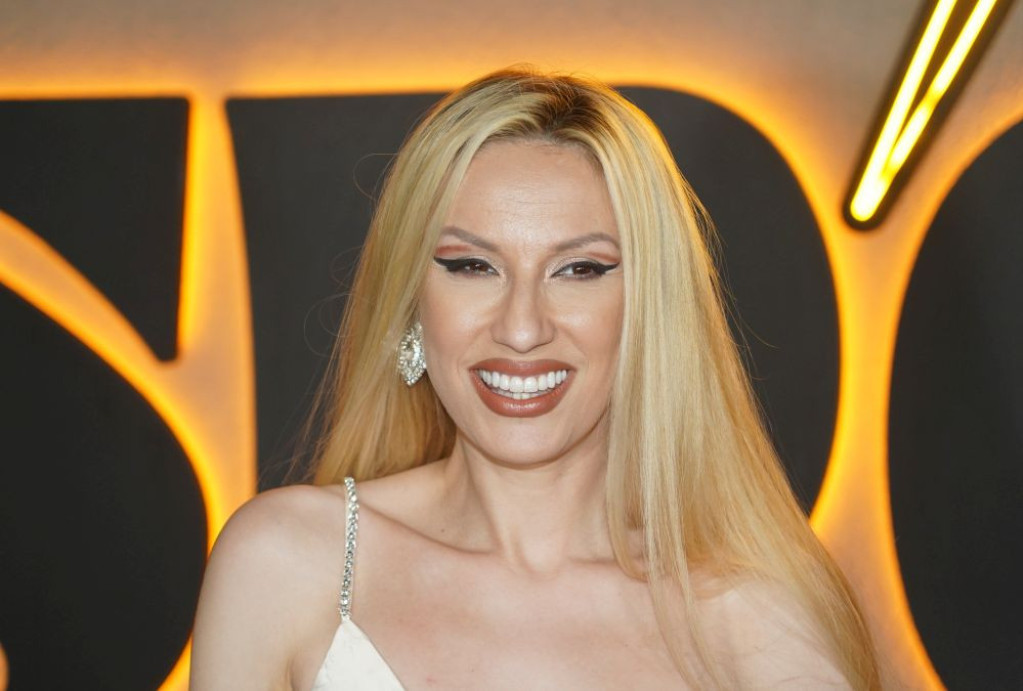 "Sve bih trpela samo da me neko voli!" Rada Manojlović progovorila o ljubavi, pa šokirala izjavom