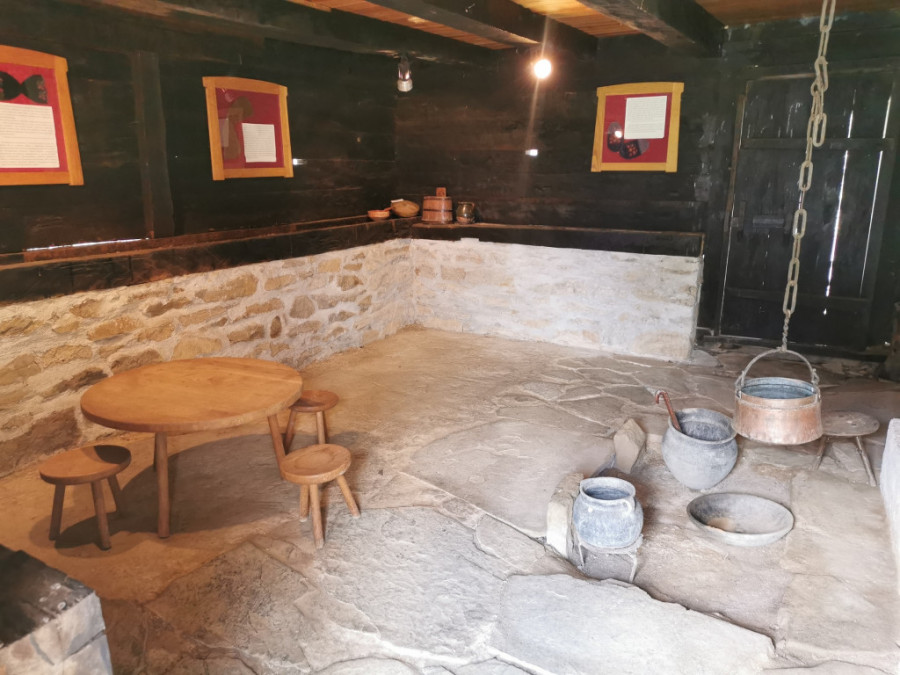 Dva sina Miloša Obrenovića sahranjena su u manastiru Nikolje: Tragična sudbina dece velikog srpskog vladara (FOTO)