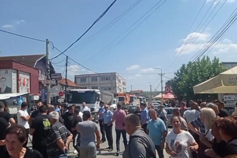 Albanac se zaleteo automobilom u Srbe: Jedan muškarac povređen u Gračanici (VIDEO)