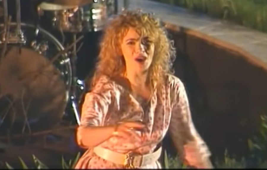 "Prvi muž joj nije dozvoljavao da peva": Komšije Suzane Jovanović o pevačicinim skromnim počecima i najtežim porodičnim trenucima