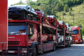 Stanje na graničnim prelazima: Kamioni na Batrovcima čekaju osam sati