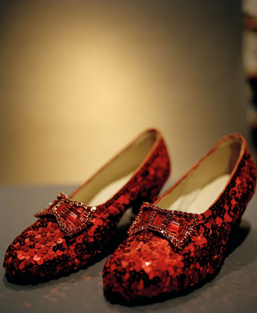 Ostalo mu je još šest meseci života, ali ipak ide na sud: Ovo je čovek koji je ukrao čuvene crvene cipele iz filma "Čarobnjak iz Oza" (FOTO)