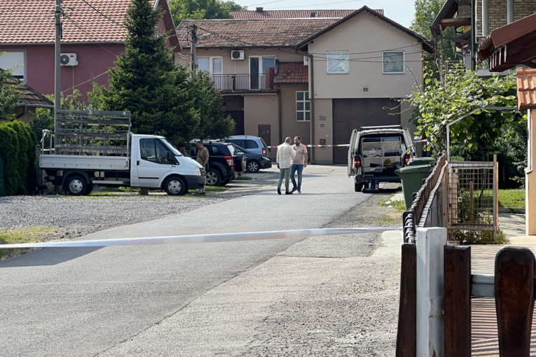 Prvi snimci s mesta ubistva u Zemunu: Milan (30) izrešetan ispred kuće, od ranije poznat policiji (VIDEO)