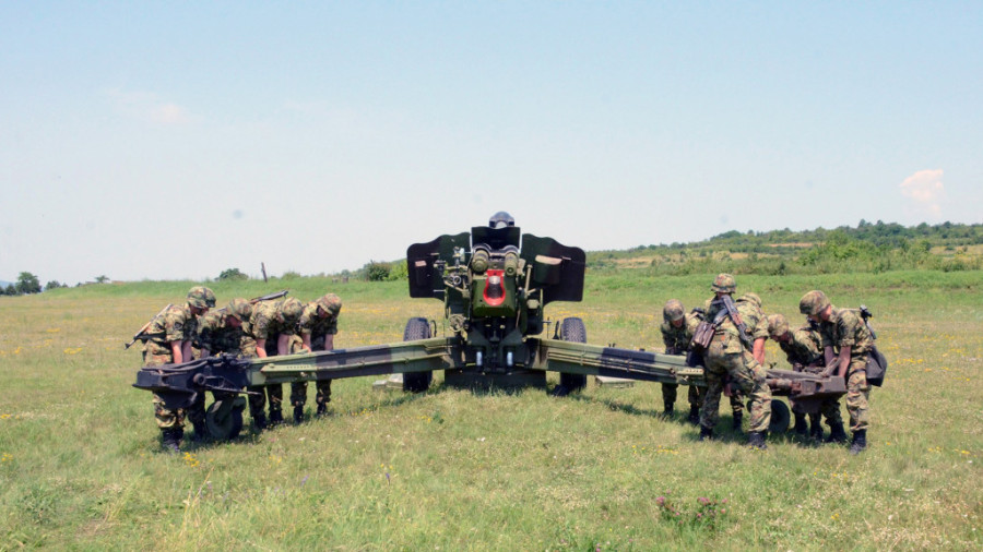 U toku obuka vojnika artiljeraca: Priprema za realizaciju kolektivnih zadataka na terenu