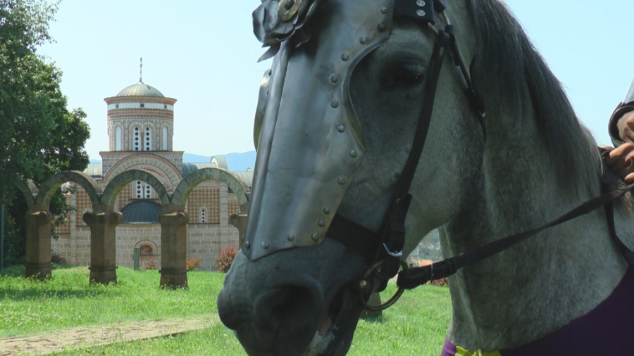 Na ustaničkom brdu Ljubić niče srednjovekovno selo: Istorija se ne uči samo u knjigama, već mora i da se doživi! (FOTO)