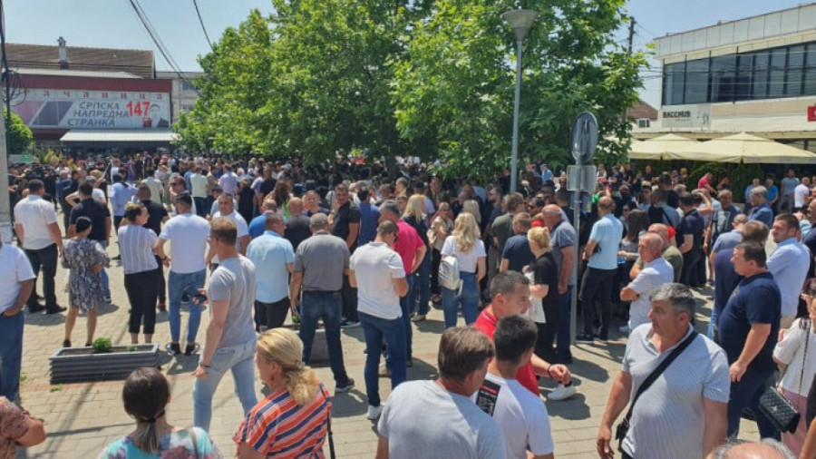 Kurti poslao specijalce na goloruki narod: Srbi organizovali protest u Gračanici zbog hapšenja sunarodnika