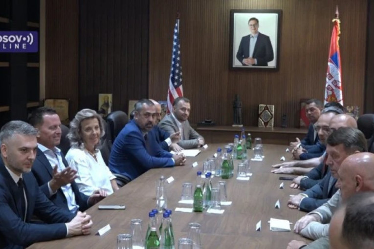 Grenel u Severnoj Mitrovici na sastanku sa predstavnicima Srba (VIDEO)