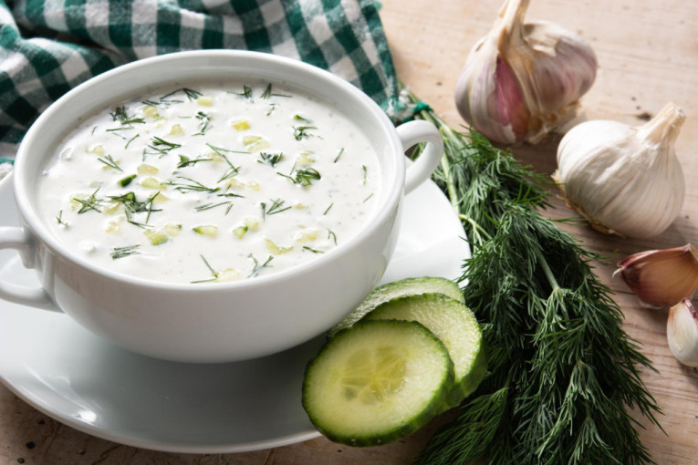 Recept dana: Caciki salata, po autentičnom grčkom receptu  - jedan zalogaj i na moru ste