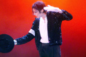 Šešir koji je Majkl Džekson nosio kada je prvi put izveo "moonwalk" na aukciji: Šokantna procena (FOTO)