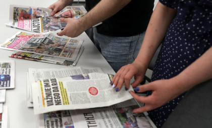 Naslovne strane dnevnih novina: Prelistavanje štampe za 17. mart 2026. godine