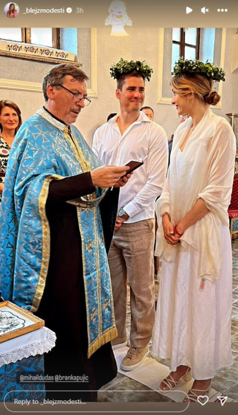 Fotografije sa crkvenog venčanja Anđele Jovanović i Mihaila Dudaša: Poznata mladina majka pucala od ponosa! (FOTO)