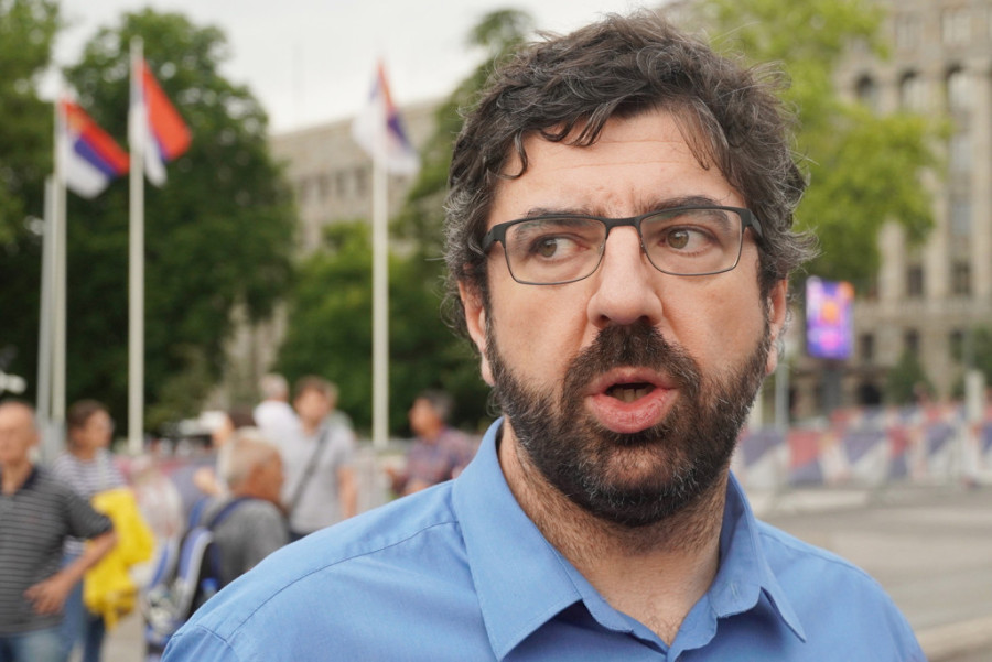 Oglasili se sa RTS: I farbanje table je nasilje, niko nema prava da vrši pritisak na zaposlene!