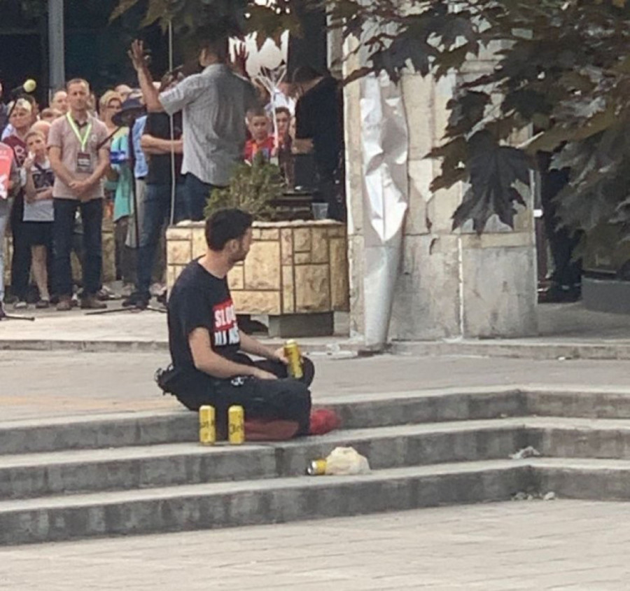 “Vinjak ili ništa”: Opozicionari protest iskoristili za opijanje