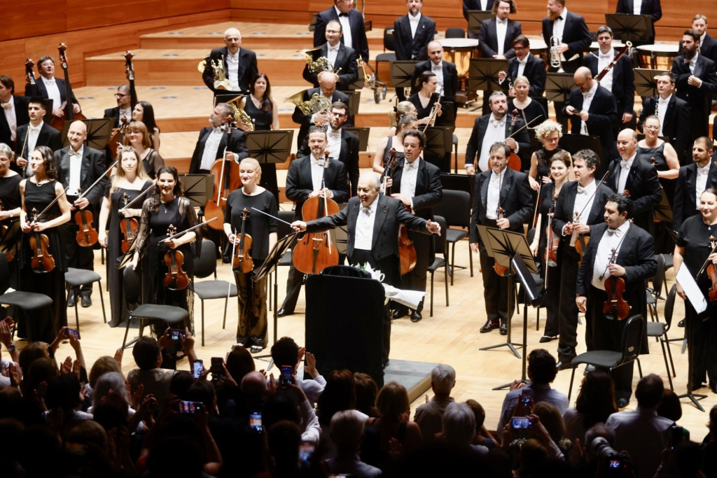 Spektakularan koncert Beogradske filharmonije u Skoplju: Nastup koji će se dugo pamtiti (FOTO)