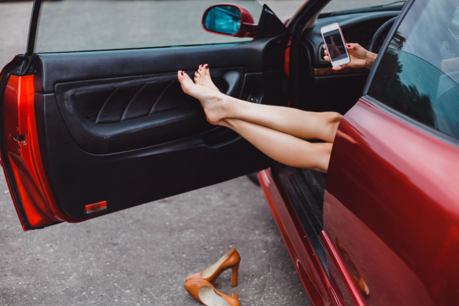 Tajne nege stopala: Kako se izboriti sa znojenjem i neprijatnim mirisima tokom leta