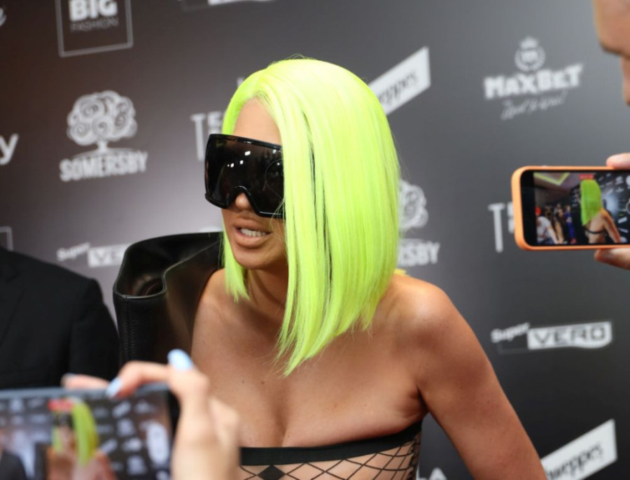 Nastavljaju se napadi na srpske izvođače! Ponovo na tapetu Karleuša, Lukas i Džinović: Zahtevaju da se otkažu njihovi koncerti