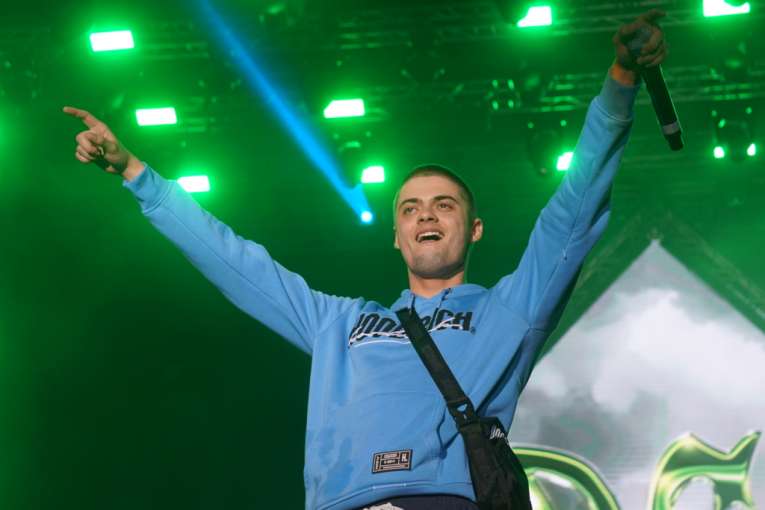 "Ona je ta koja sve slika i kači!" Seksi iz Crnog Ceraka o vezi sa zvezdom "Granda"