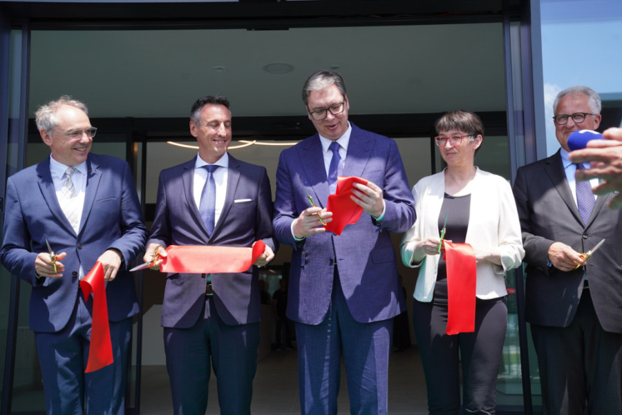 Predsednik Vučić na otvaranju Hansgrohe u Valjevu: Posao za 1.000 ljudi, uloženo 85 miliona evra