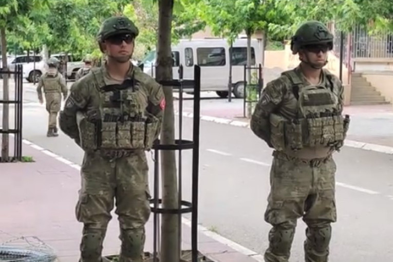 Američki vojnici promenili veru: U manastiru Draganac postali pravoslavci!