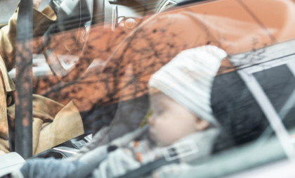 Sa bebom u automobilu divljao kroz Beograd, vozio "bmw" 240 na sat: Kamere sve snimile (VIDEO)