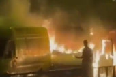 Burna noć u Parizu, izbili neredi nakon ubistva maloletnika! Barikade, požari i suzavac (VIDEO)