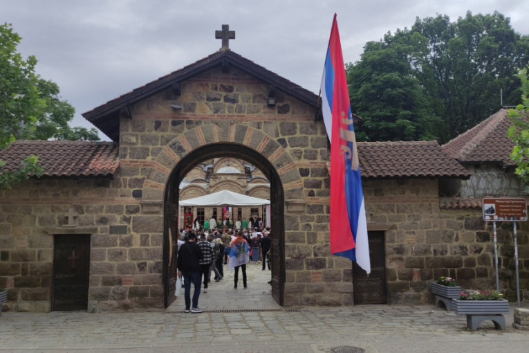 Eparhija apeluje na Srbe na KiM da pokažu dostojanstvo, hrabrost, snagu, jedinstvo i trpljenje