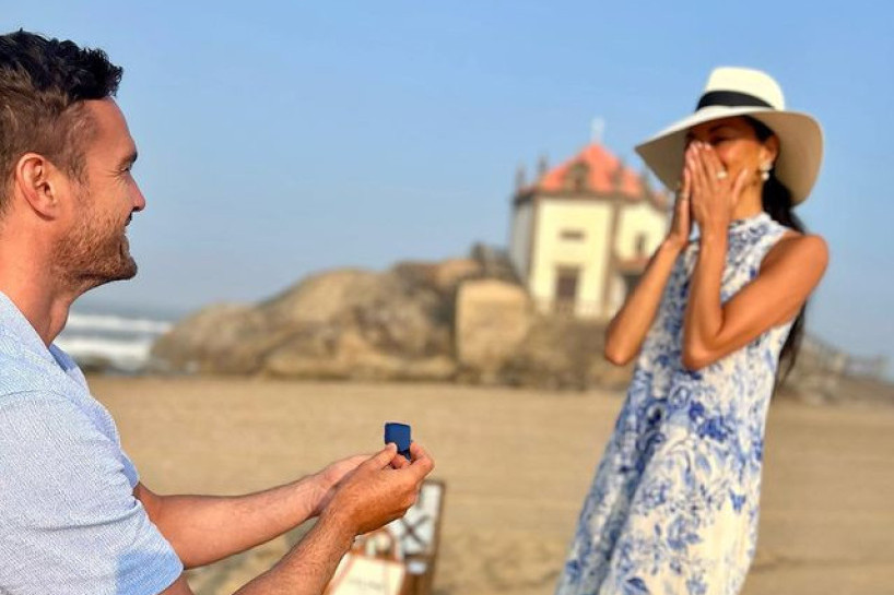 Tom Evans zaprosio Nikol Šerzinger na Havajima: Romantičan prizor sa plaže izazvao lavinu reakcija (FOTO)