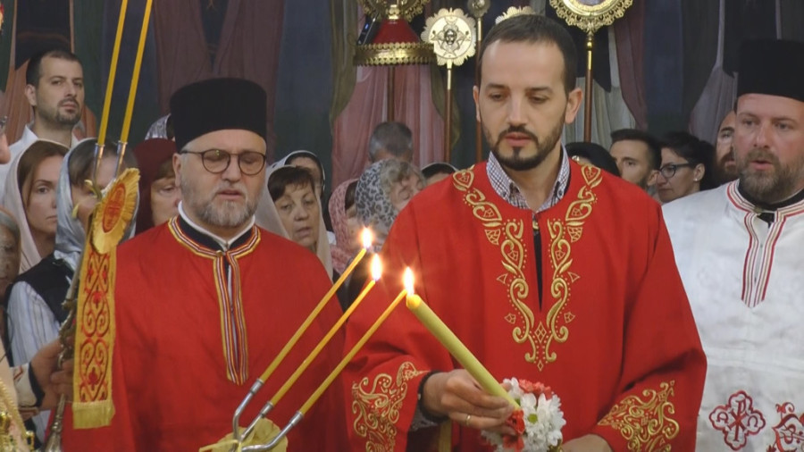 Veličanstven, ali i tužan Vidovdan u crkvi posvećenoj knezu Lazaru: Sa brda Ljubić poslata snažna poruka svim Srbima