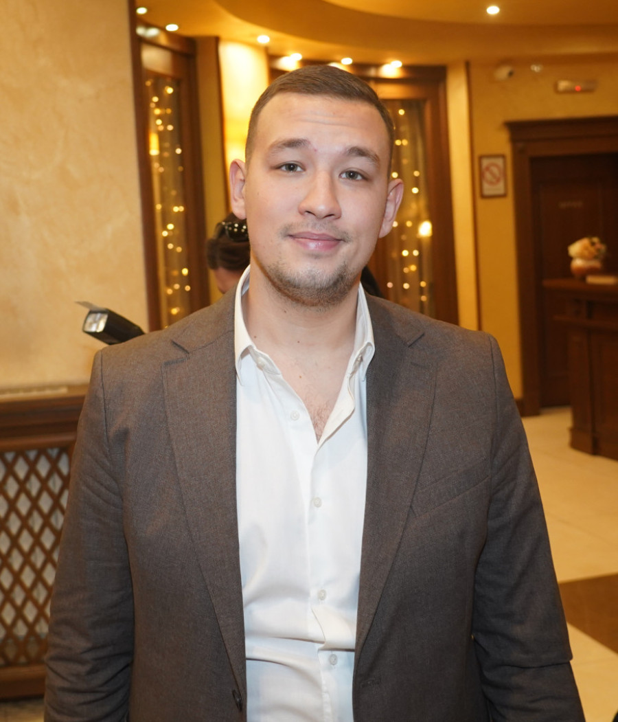 "Mogu i ja da izmišljam skandale": Uroš Živković nikad otvorenije o poslu, ljubavi i porodici! U ovome se razlikuje od rođenog brata