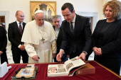 Kurti falsifikuje istoriju, prisvaja pravoslavne freske: Neverovatno bahat potez u Vatikanu na sastanku sa papom (FOTO)