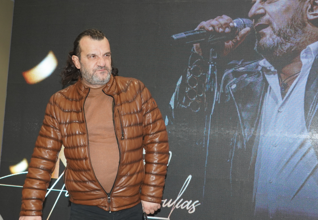 Nastavljaju se napadi na srpske izvođače! Ponovo na tapetu Karleuša, Lukas i Džinović: Zahtevaju da se otkažu njihovi koncerti