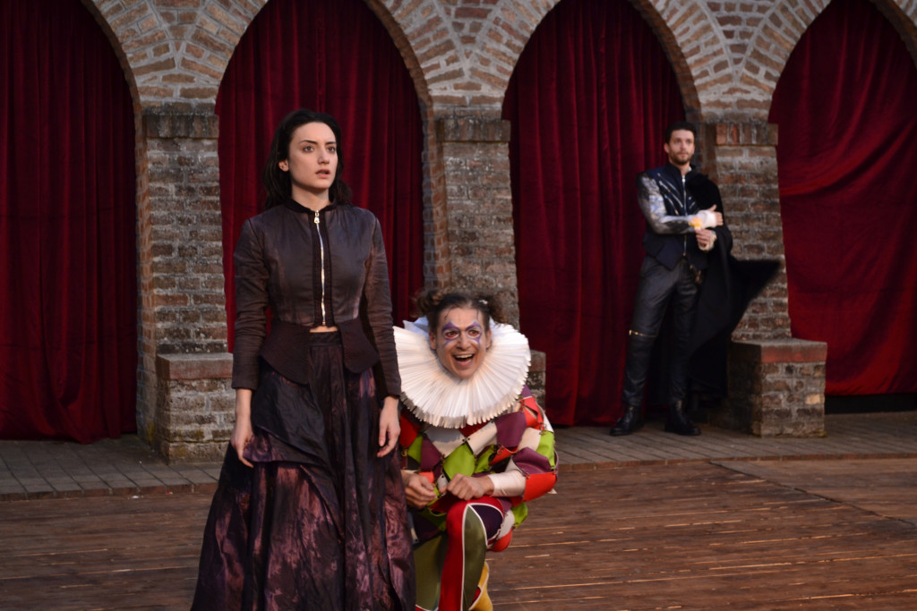 Šekspir u Čortanovcima: Predstavom “Bogojavljenska noć” počeo jubilarni pozorišni festival (FOTO)