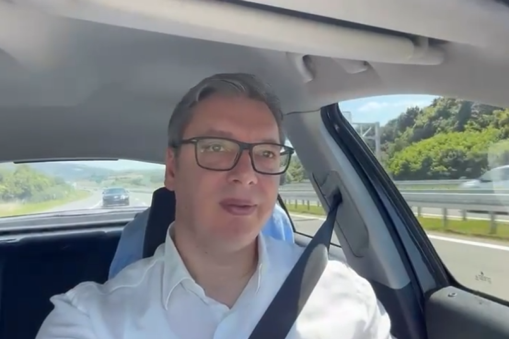 Vučić i Mali se provozali novom obilaznicom: Predsednik seo za volan (VIDEO)