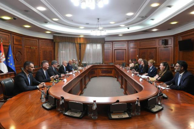 Vučević sa diplomatama iz SAD: Ministar poručio da je poseta visokih delegacija znak jačanja odnosa