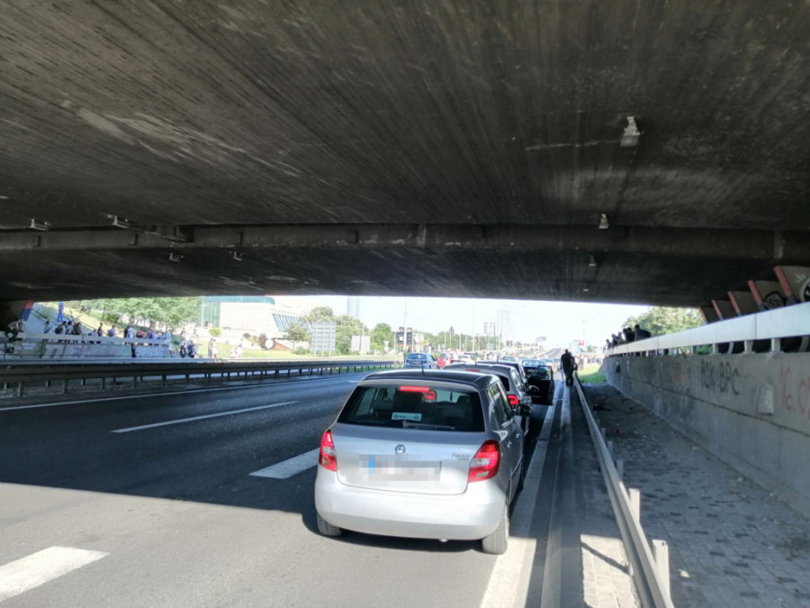 Završeno maltretiranje građana:  Dvadesetak automobila sa opozicionarima se razišlo, auto-put ponovo prohodan (FOTO/VIDEO)