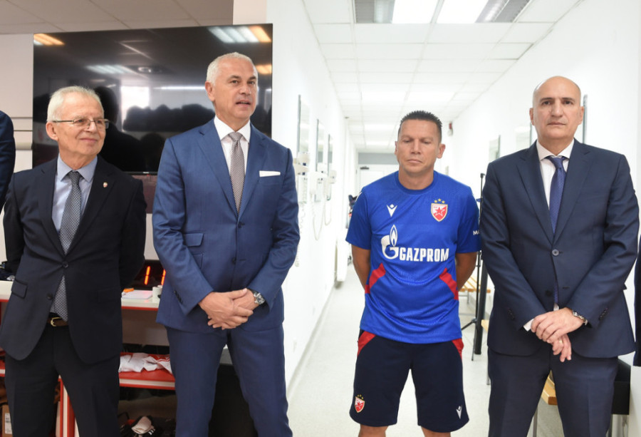 Zvezdin trener, od čoveka za stabilnost i rezultate do "žutog kartona" Delija! Šta sve (ni)je uradio Bahar?!