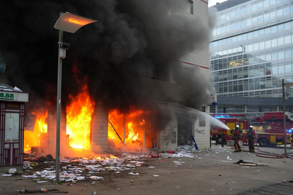 Cena nereda u Francuskoj: Šteta od protesta 650 miliona evra